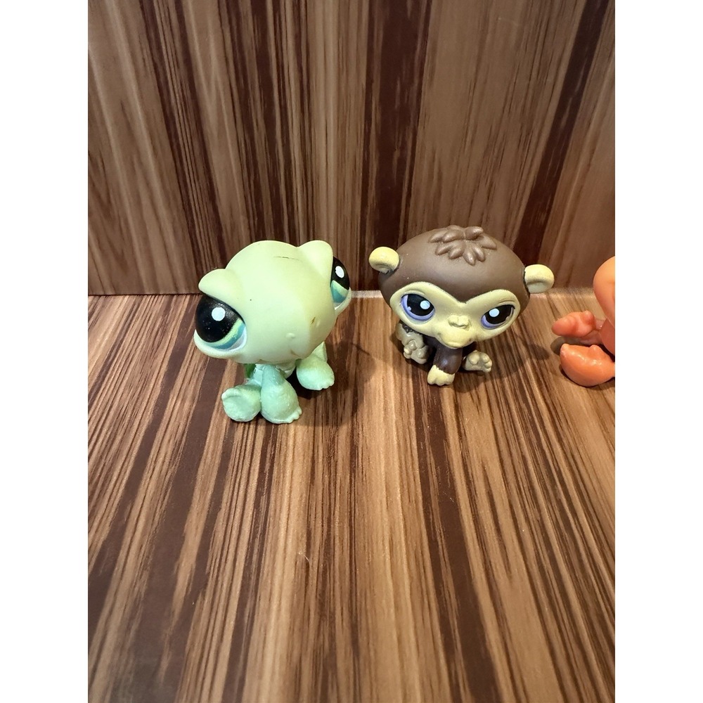 Littlest Pet Shop LPS Lot of 4 Turtle Monkey Crab Snail Authentic Hasbro Toys - Picture 2 of 5